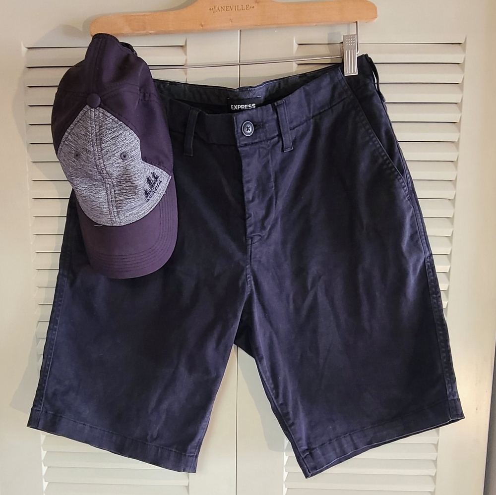 Express Men's Chino Shorts Stretch + Classic at the knee  10" Inseam Size 31